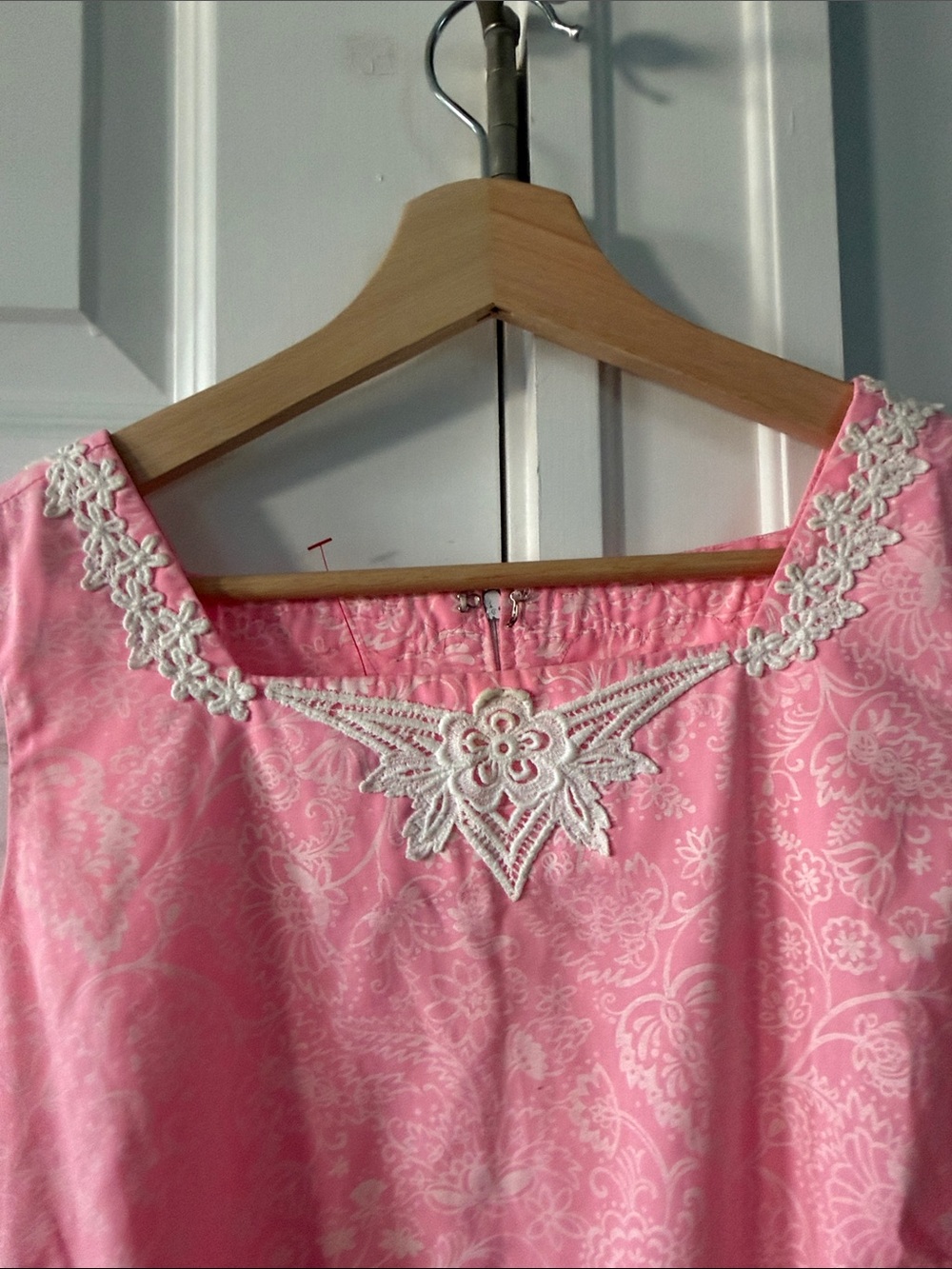 Lilly Pulitzer Pink Embroidered Sleeveless Shift Dress - Picture 5 of 9